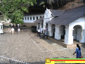 Felsenhöhlen in Dambulla
